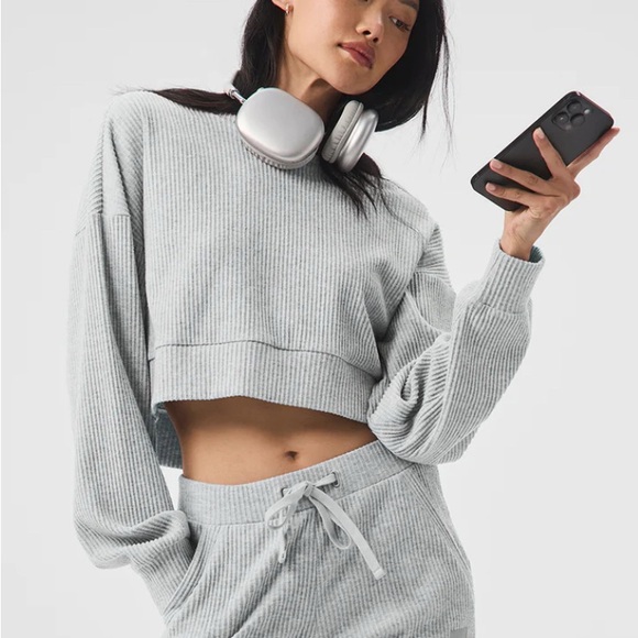 ALO Yoga Tops - ALO Yoga Muse Ribbed Hoodie size Medium NWOT